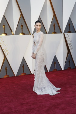 RooneyMara_Givenchy